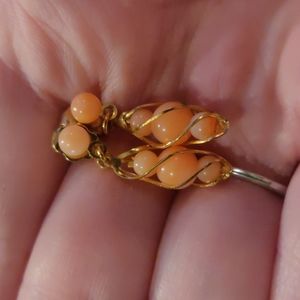 Dangling women earrings